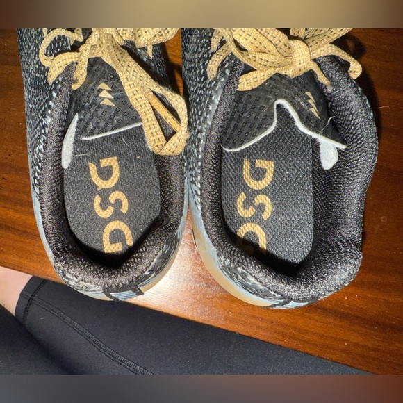 DSG Speed Viper outdoor soccer cleats, youth size 1.5 - Picture 2 of 8